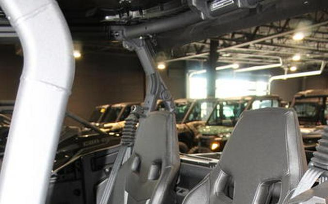 2026 Can-Am® SSV COM MAX XT 64 1000R BK 26 XT 1000R