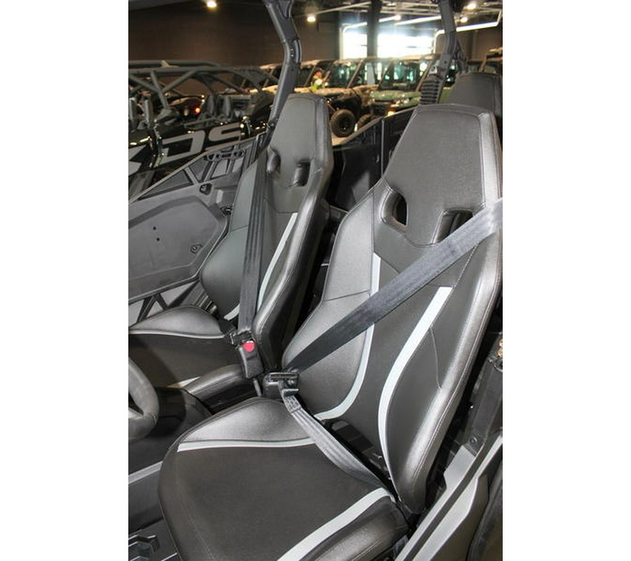 2026 Can-Am® SSV COM MAX XT 64 1000R BK 26 XT 1000R