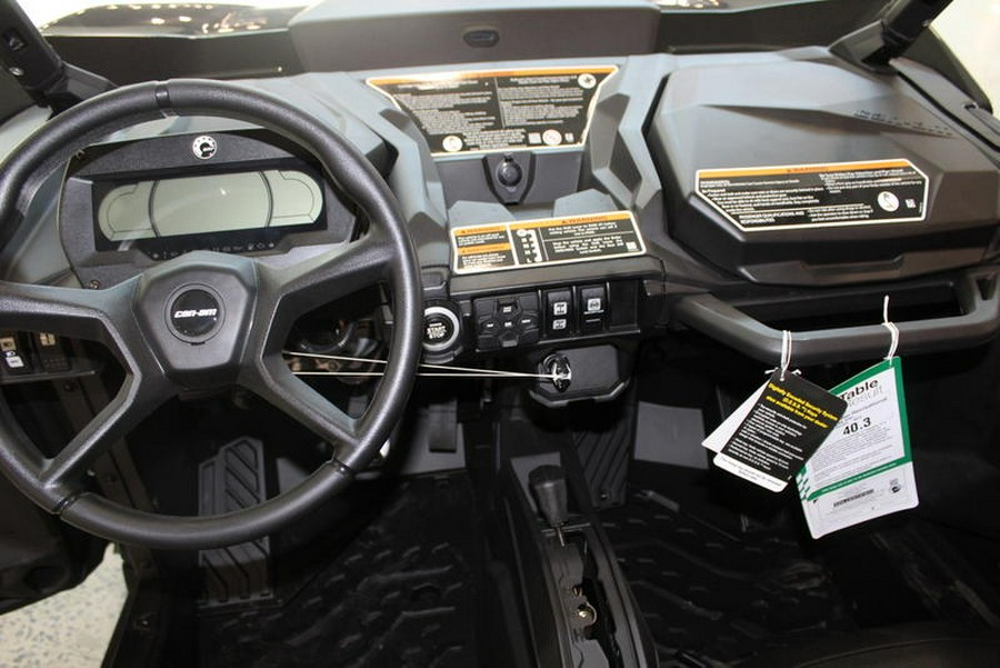 2026 Can-Am® SSV COM MAX XT 64 1000R BK 26 XT 1000R