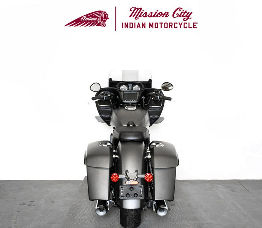 2024 Indian Motorcycle® Challenger® Titanium Smoke