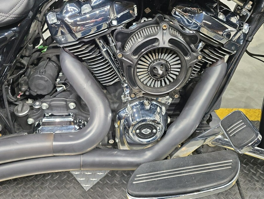 FLTRXS 2017 Road Glide® Special