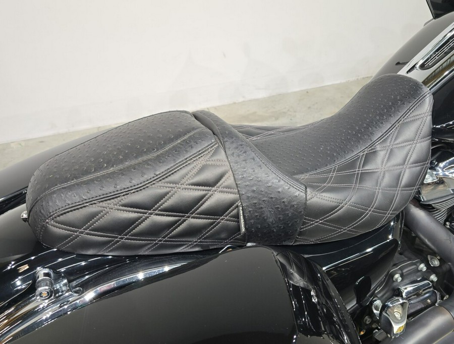 FLTRXS 2017 Road Glide® Special