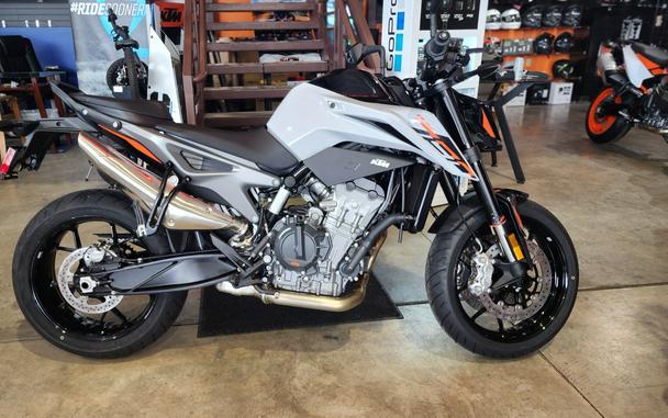 2024 KTM 790 Duke