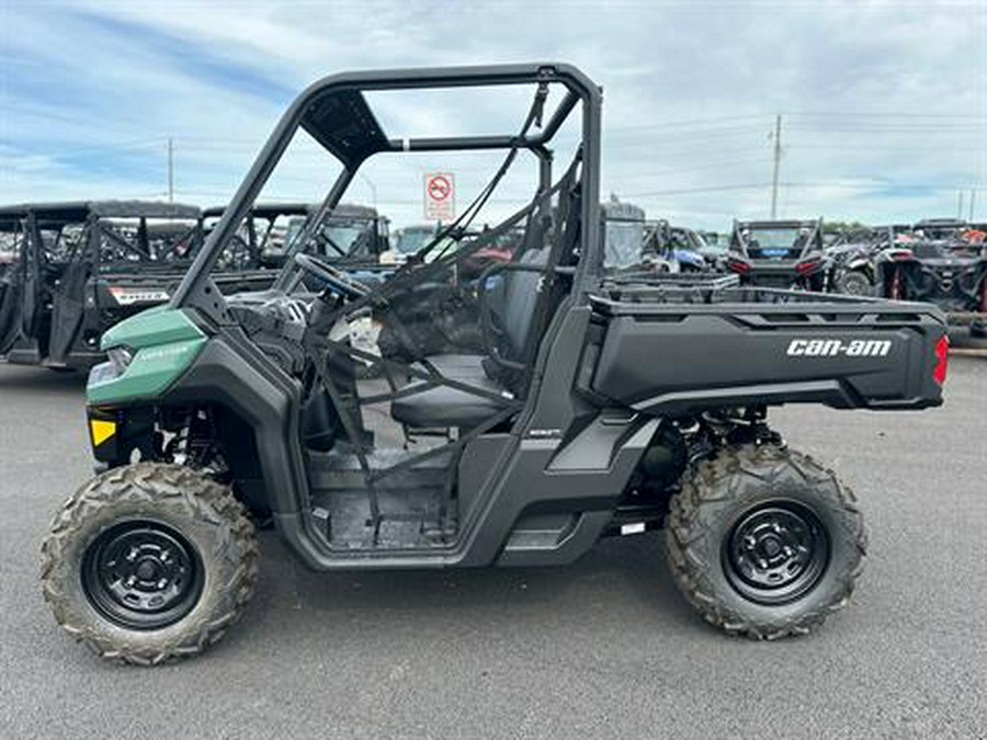 2025 Can-Am Defender HD7