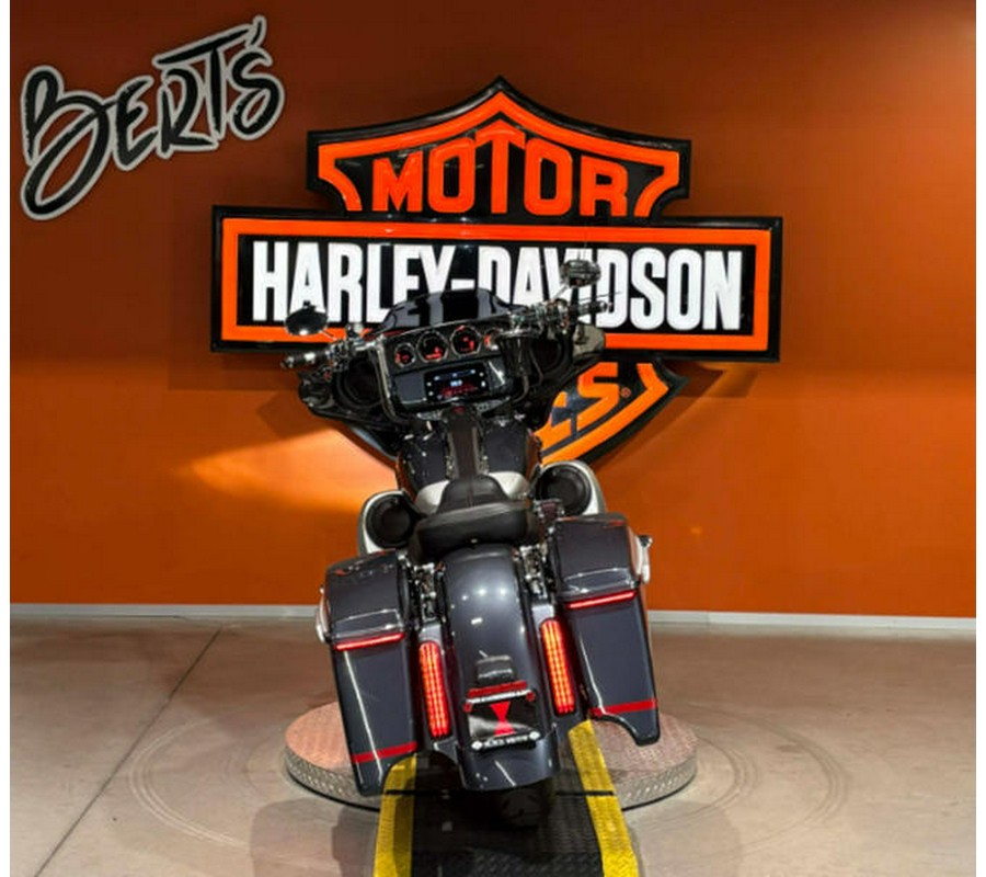 2019 Harley-Davidson® FLHXSE - CVO™ Street Glide®