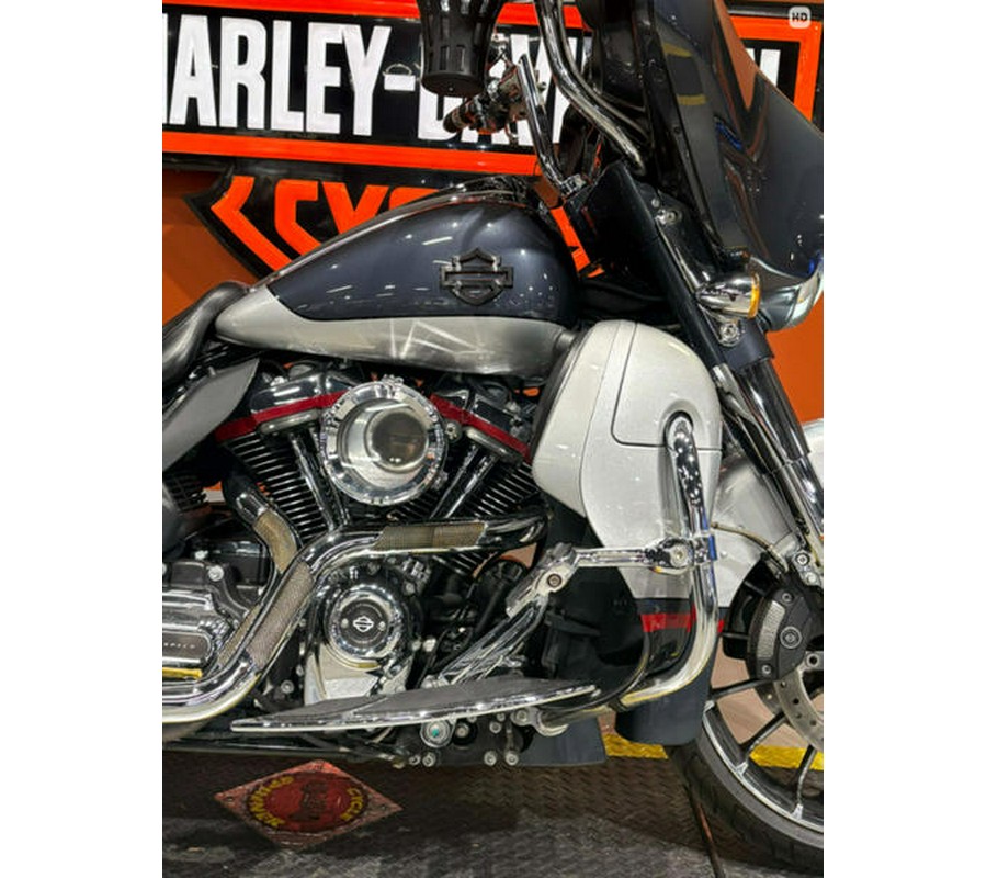 2019 Harley-Davidson® FLHXSE - CVO™ Street Glide®