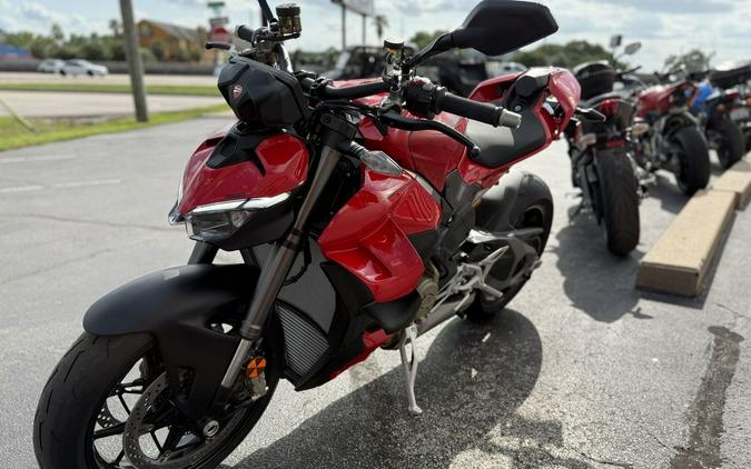 2026 Ducati Streetfighter V4 Ducati Red - 000563