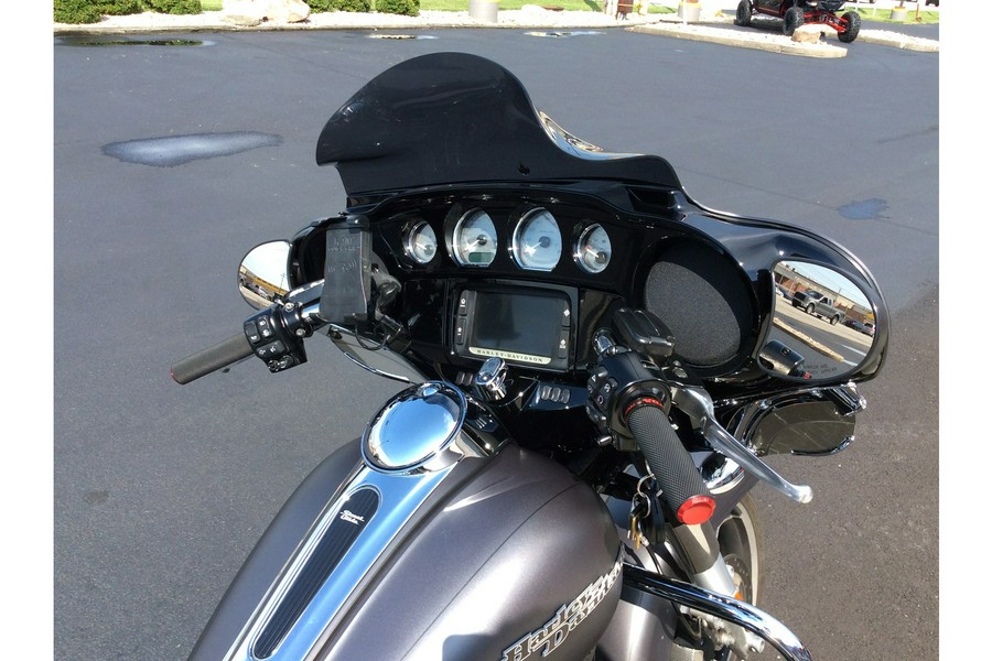 2016 Harley-Davidson® STREET GLIDE SPECIAL