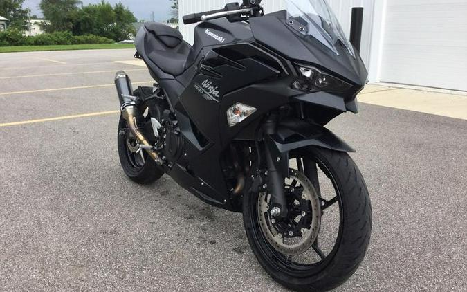 2026 Kawasaki Ninja® 500 ABS Metallic Flat Spark Black