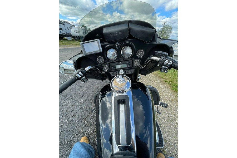 2012 Harley-Davidson® ELECTRA GLIDE ULTRA LIMITED FLHTK - BLACK