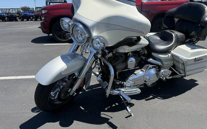 2008 Harley-Davidson FLHTCUSE3 - CVO Ultra Classic Screamin' Eagle Anniversary Electra Glide