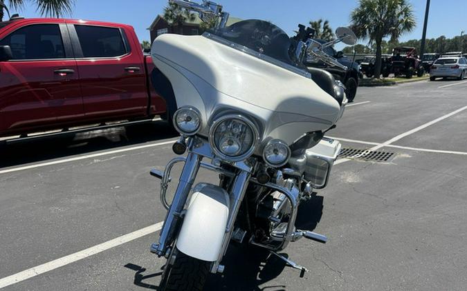 2008 Harley-Davidson FLHTCUSE3 - CVO Ultra Classic Screamin' Eagle Anniversary Electra Glide