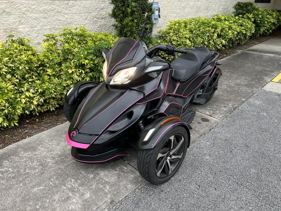 2014 Can-Am® Spyder® ST Limited SE5