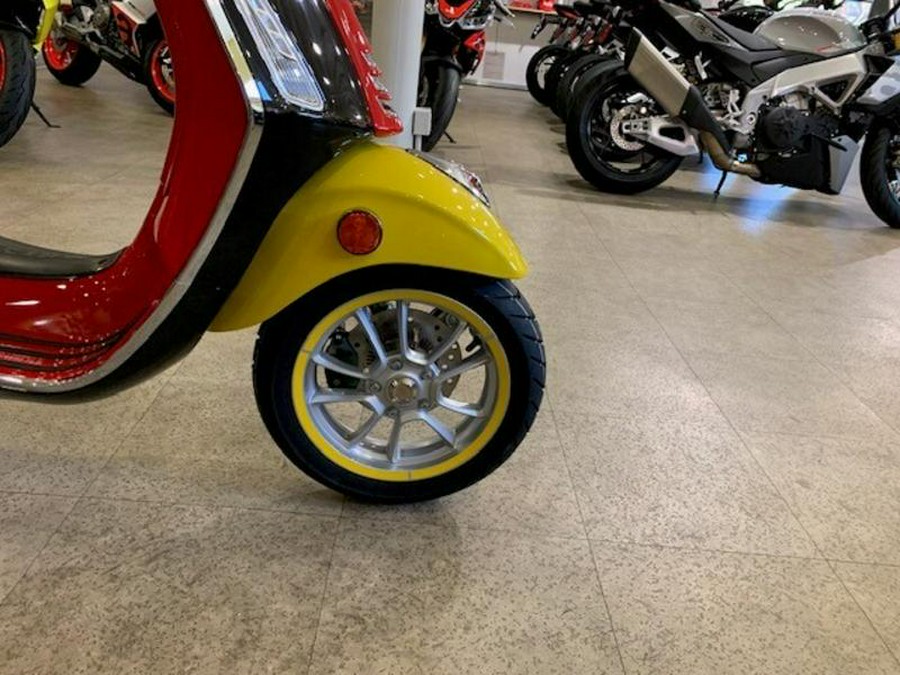 2023 Vespa Primavera 150 - Mickey Mouse Edition