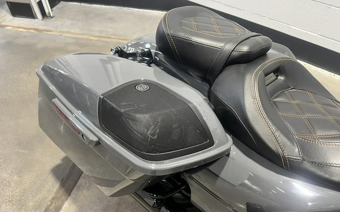 2018 Harley-Davidson® CVO™ Street Glide® Gunship Gray FLHXSE