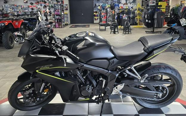 2026 Honda® CBR650R E-Clutch