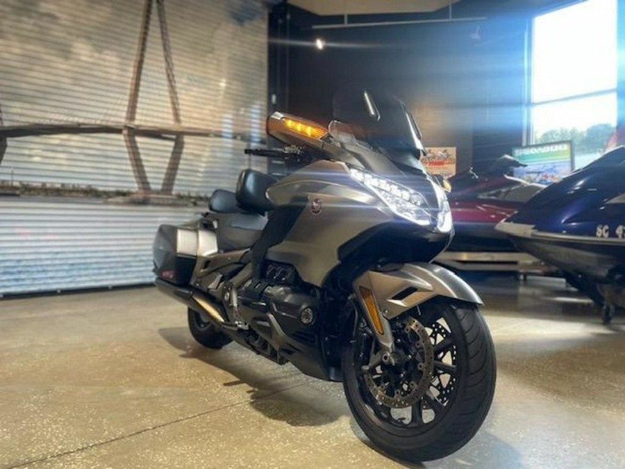 2018 Honda Gold Wing Matte Majestic Silver Tour Candy Ardent Red