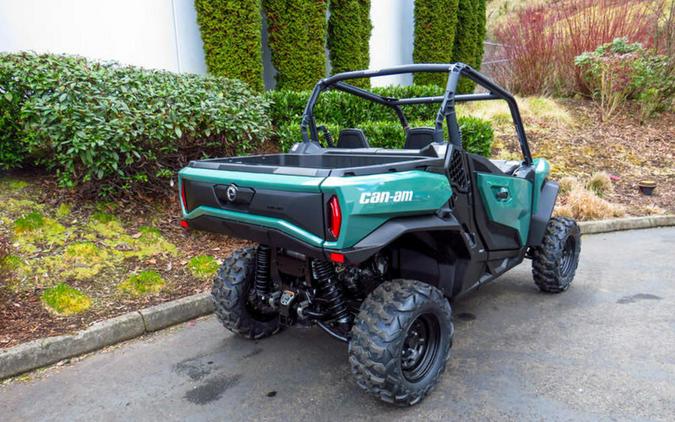 2026 Can-Am® Commander DPS 700