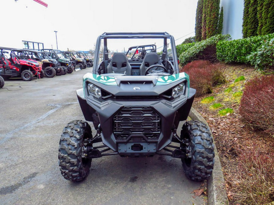 2026 Can-Am® Commander DPS 700