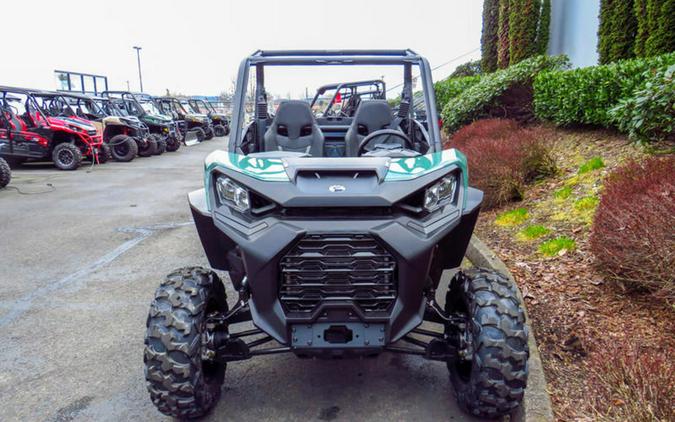 2026 Can-Am® Commander DPS 700