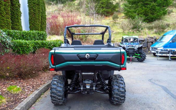 2026 Can-Am® Commander DPS 700