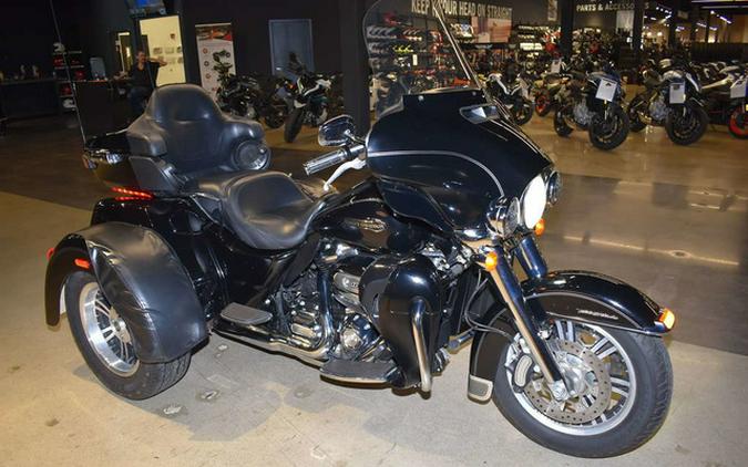 2017 Harley-Davidson Trike FLHTCUTG - Tri Glide Ultra
