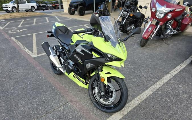 2026 Kawasaki Ninja® 500 SE ABS
