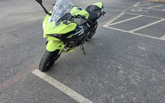 2026 Kawasaki Ninja® 500 SE ABS