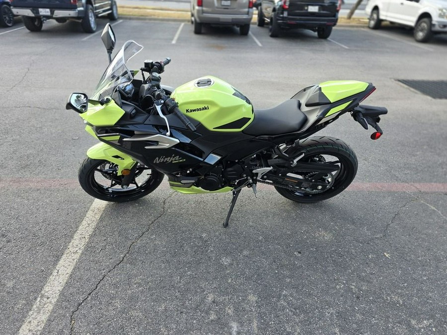 2026 Kawasaki Ninja® 500 SE ABS