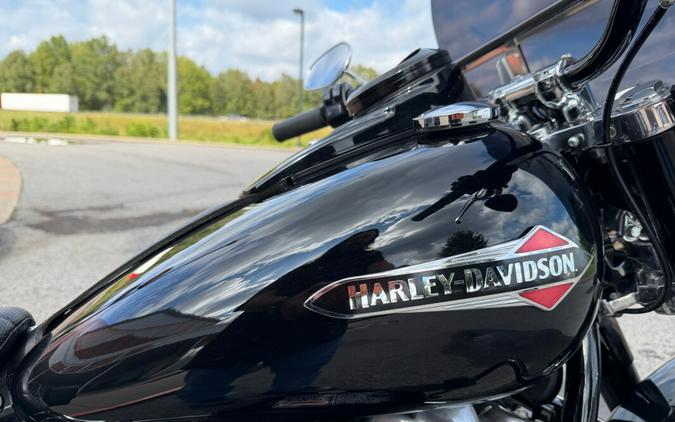 2019 Harley-Davidson® Softail Slim® Vivid Black