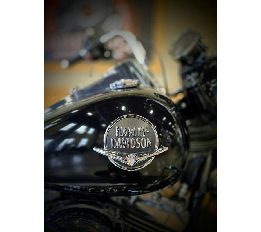 2016 Harley-Davidson® Road King® Police