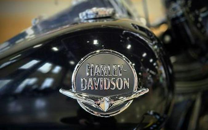 2016 Harley-Davidson® Road King® Police