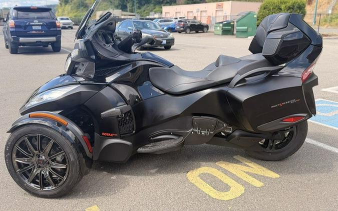 2016 Can-Am Spyder RT-S Special Series 6-Speed Semi-Automatic