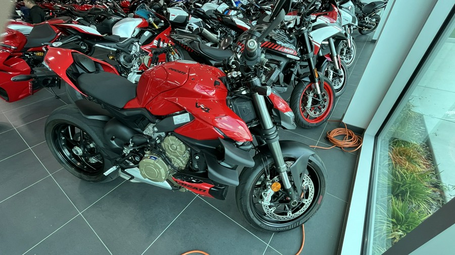 2024 Ducati Streetfighter V4