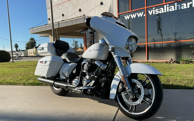 FLHXS 2017 Street Glide® Special