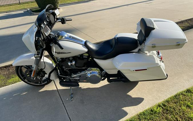 FLHXS 2017 Street Glide® Special