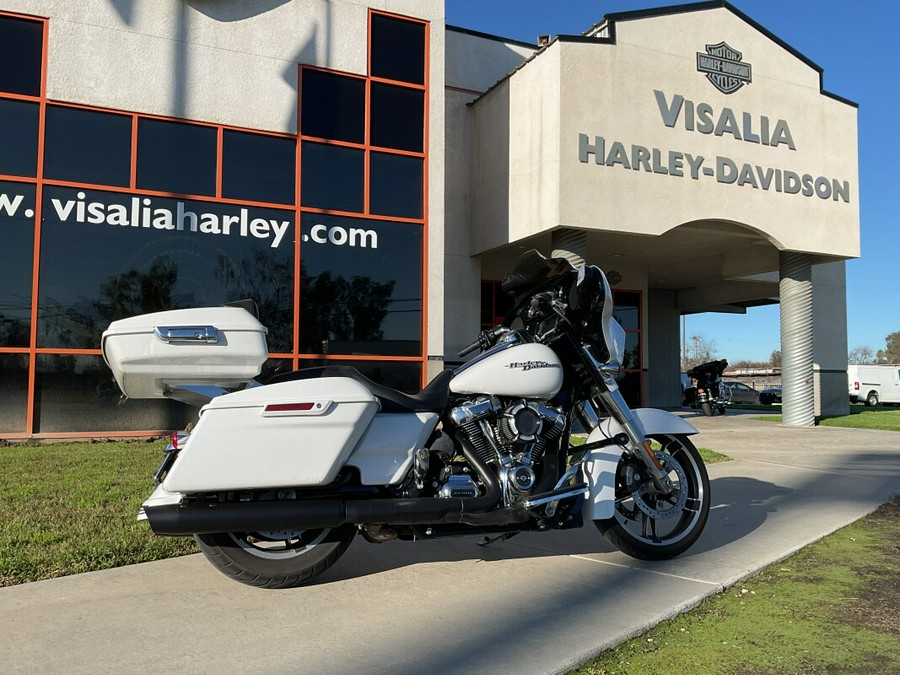 FLHXS 2017 Street Glide® Special