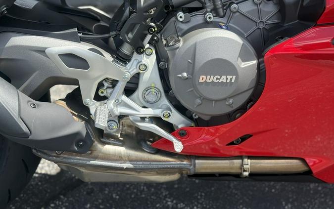 2026 Ducati Panigale V2 S Ducati Red - 000952
