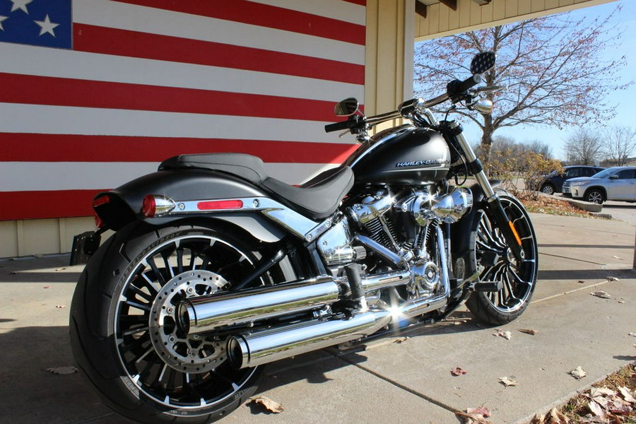 2023 Harley-Davidson® FXBR - Breakout® 117