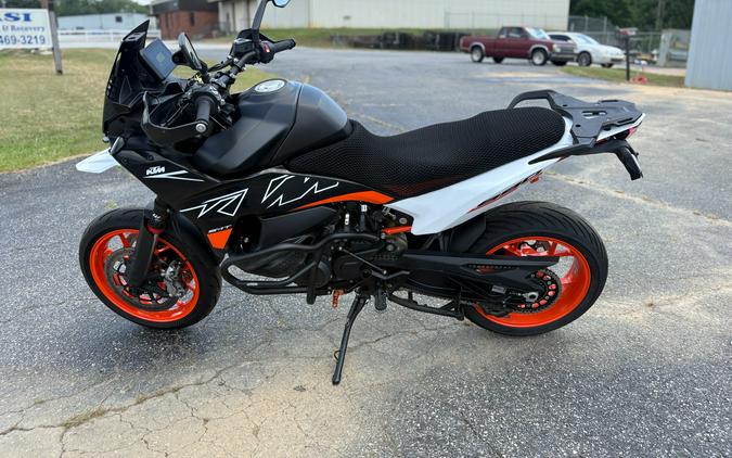 2024 KTM 890 SMT