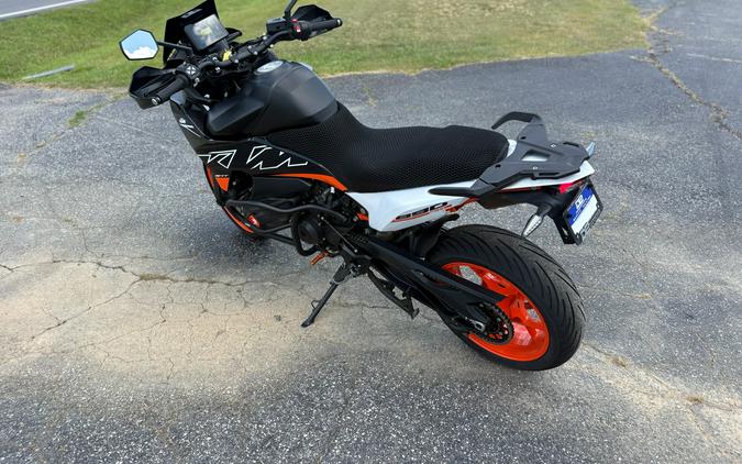 2024 KTM 890 SMT
