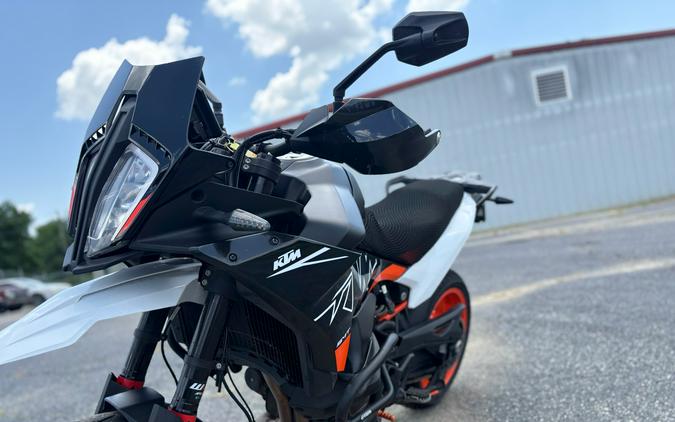 2024 KTM 890 SMT