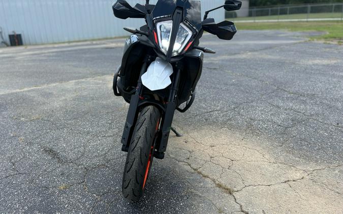 2024 KTM 890 SMT