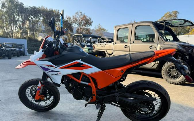 2026 KTM 390 SMC R