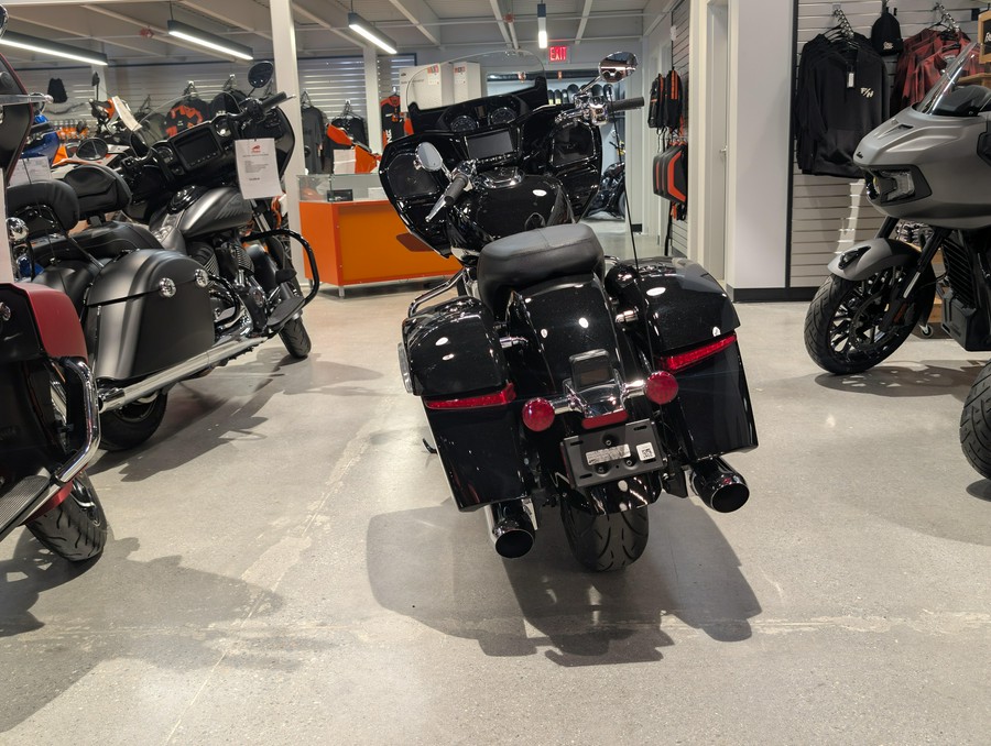 2025 Indian Motorcycle Challenger Limited with 112 Powerband Audio Package