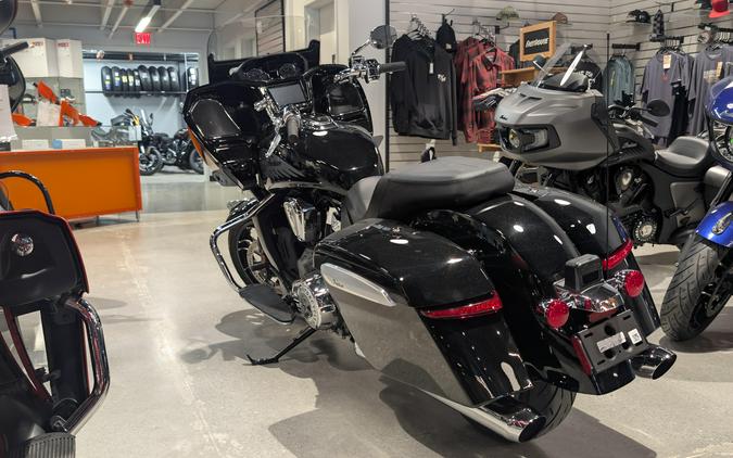 2025 Indian Motorcycle Challenger Limited with 112 Powerband Audio Package