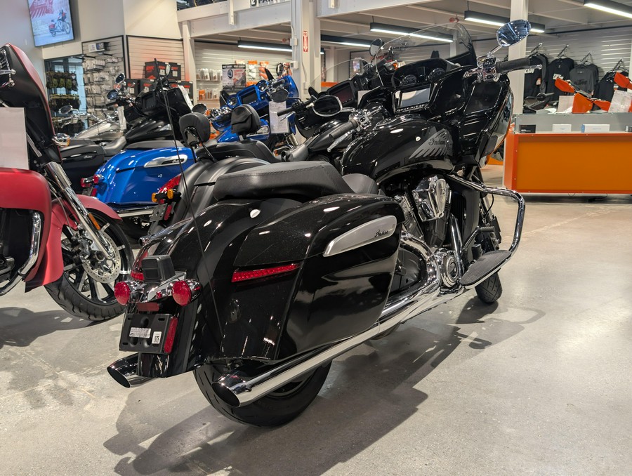 2025 Indian Motorcycle Challenger Limited with 112 Powerband Audio Package