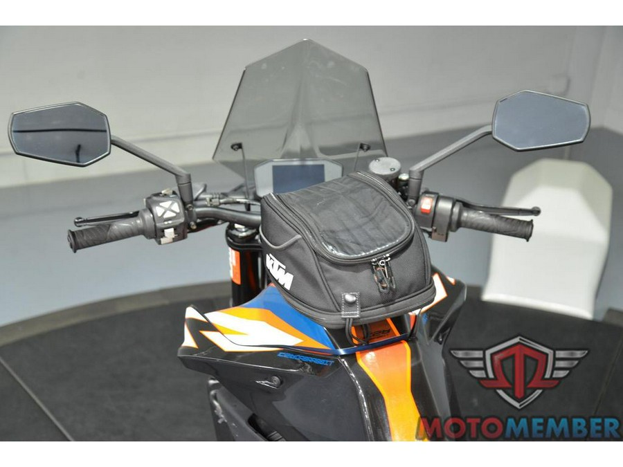 2022 KTM DUKE 890 R