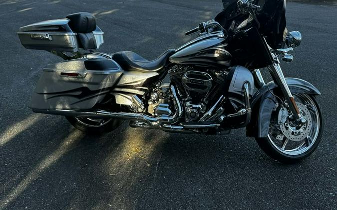 2015 Harley-Davidson Street Glide® CVO™ Street Glide®