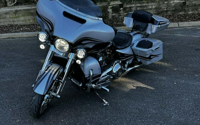 2015 Harley-Davidson Street Glide® CVO™ Street Glide®